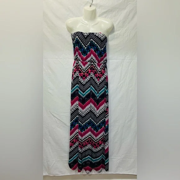 Chevron Strapless Dress in Multicolor - Picture 3 of 10